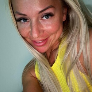 blondehotttie